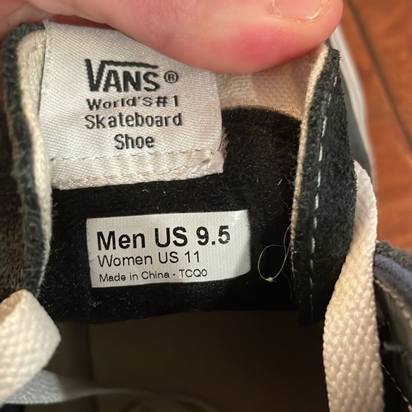 Vans high top - men’s size 9.5 - Picture 5 of 5